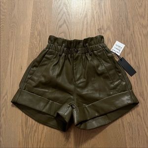 Blanc NYC Faux leather green shorts size 24